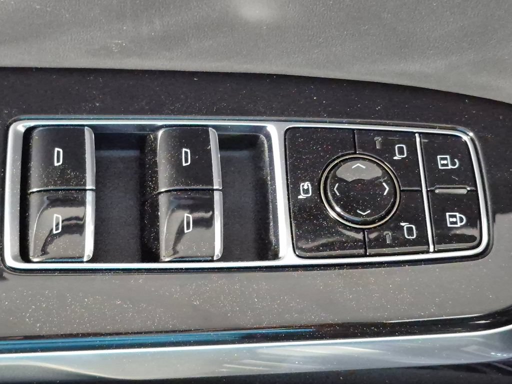 New 2026 Cadillac Escalade ESV Platinum Sport w/ LPO, ONYX Package AWD/4WD image 16
