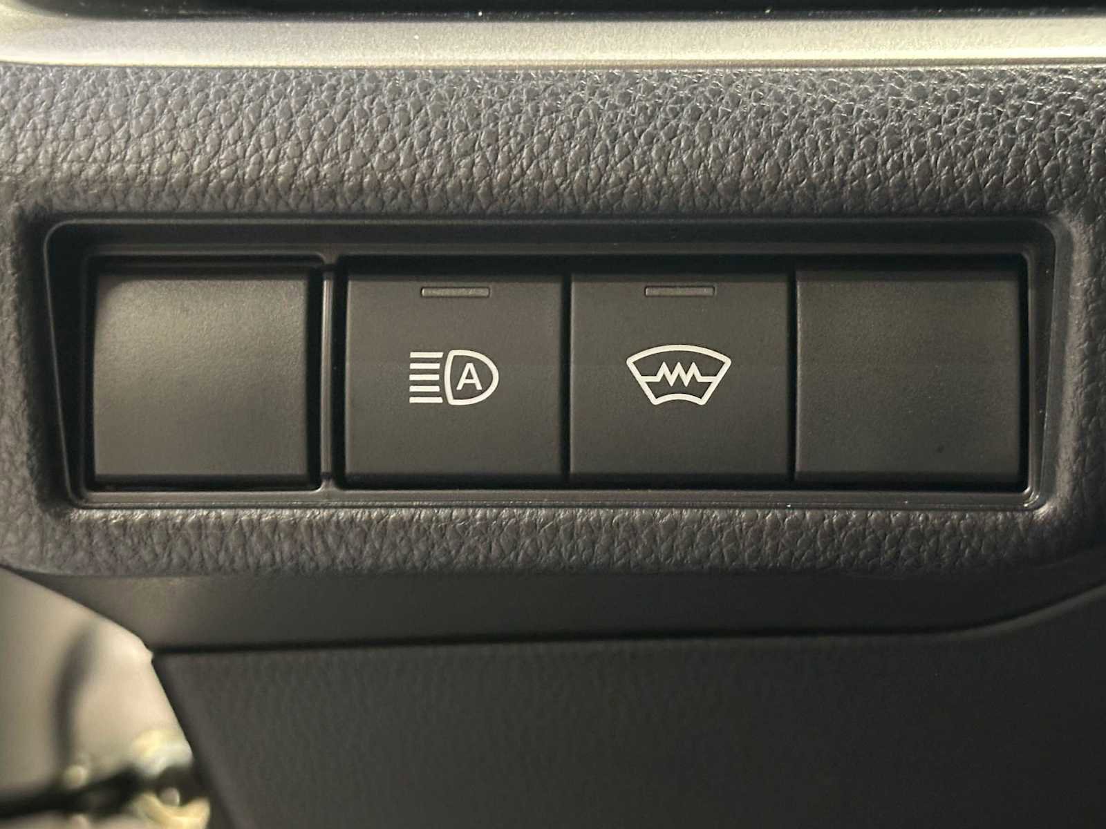 Used 2024 Toyota Prius LE image 18