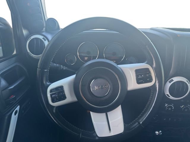Used 2014 Jeep Wrangler Unlimited Sahara image 12