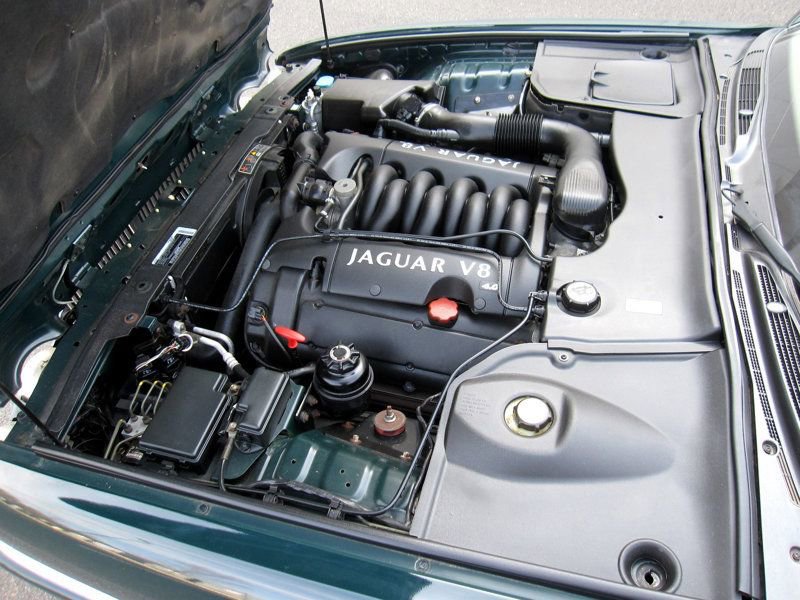 Used 2000 Jaguar XJ8 image 32