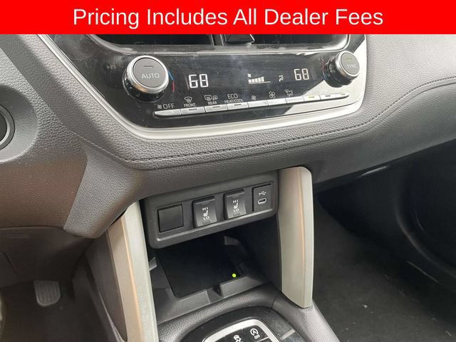Used 2025 Toyota Corolla Cross XLE AWD/4WD image 32