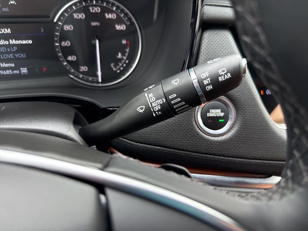 Used 2025 Cadillac XT5 Premium Luxury image 23