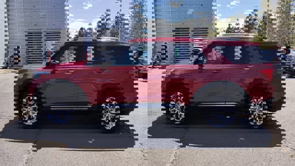 Used 2022 Ford Explorer Platinum w/ Equipment Group 601A image 5