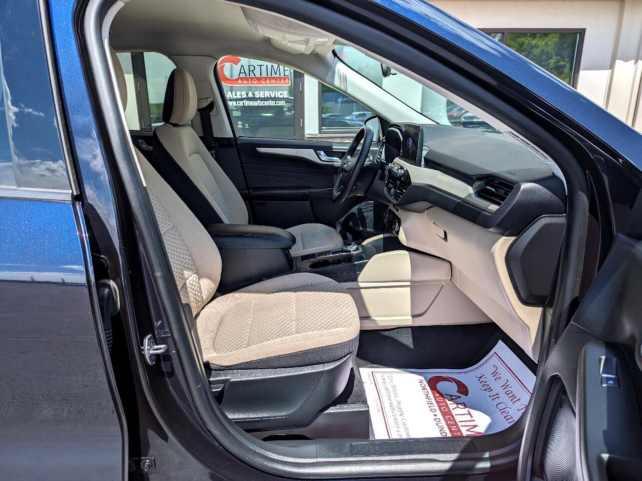Used 2021 Ford Escape SE image 11