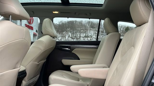 Certified 2021 Toyota Highlander Platinum AWD/4WD image 20