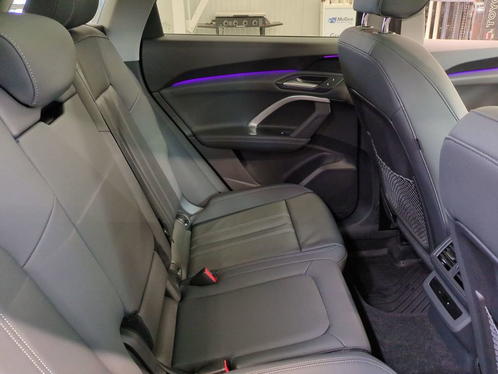 Used 2025 Audi Q5 Premium w/ Convenience Package image 35
