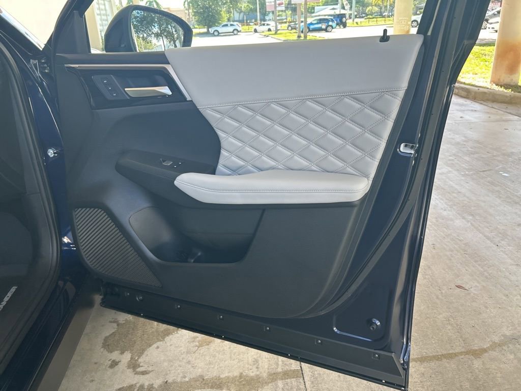 New 2025 Mitsubishi Outlander SEL image 26