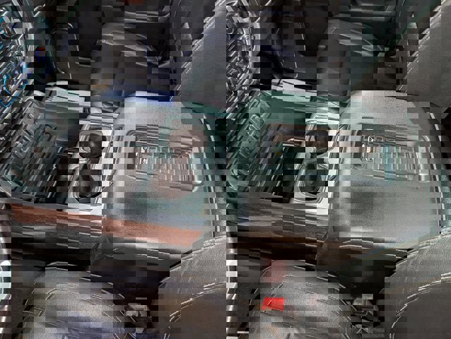 Used 2018 GMC Sierra 2500 SLT w/ Snow Plow Prep Package image 40