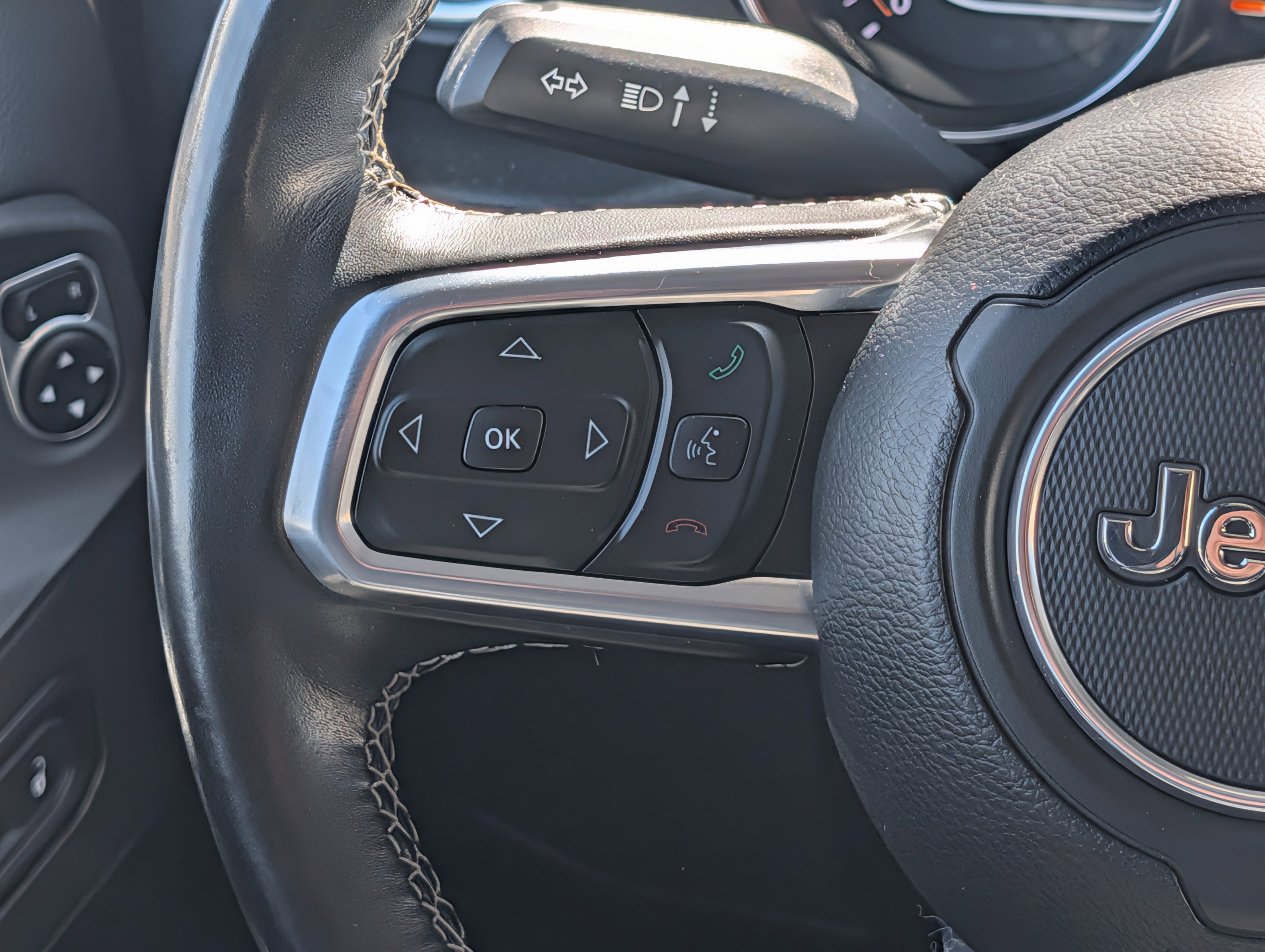 Used 2020 Jeep Wrangler Unlimited Sahara image 20