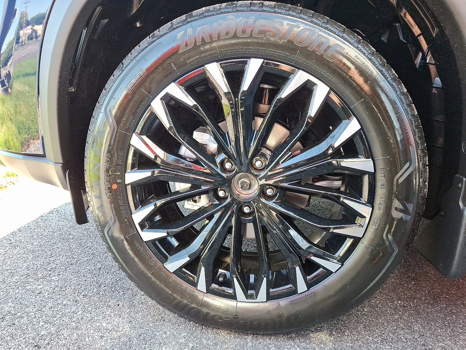 New 2026 Nissan Rogue SV AWD/4WD image 4