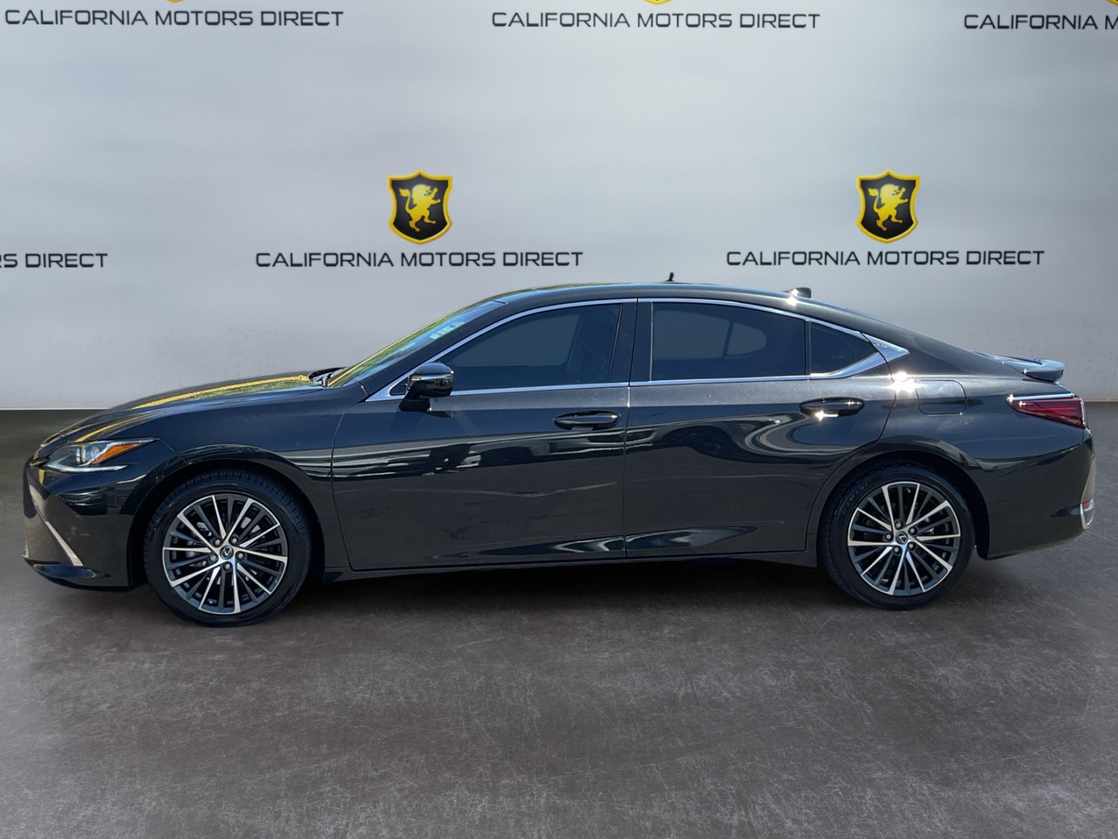 Used 2024 Lexus ES 300h w/ Premium Package FWD image 8