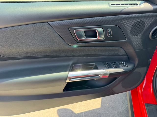 Used 2025 Ford Mustang Convertible RWD image 15