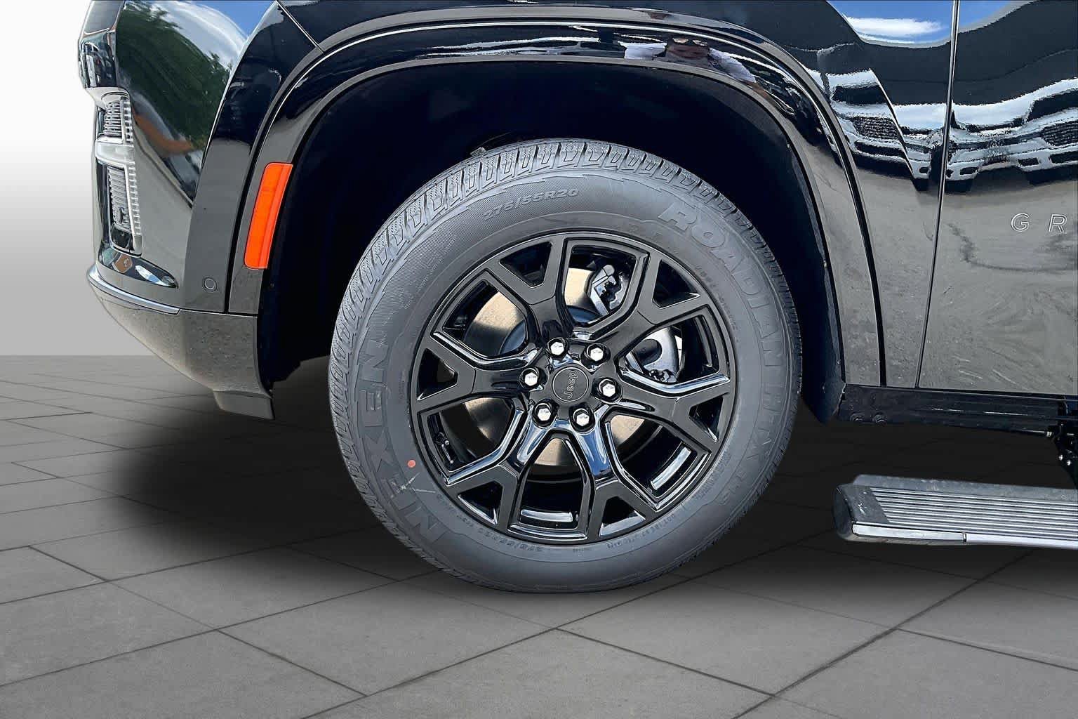 New 2026 Jeep Grand Wagoneer L Limited w/ Premium Group II AWD/4WD image 12