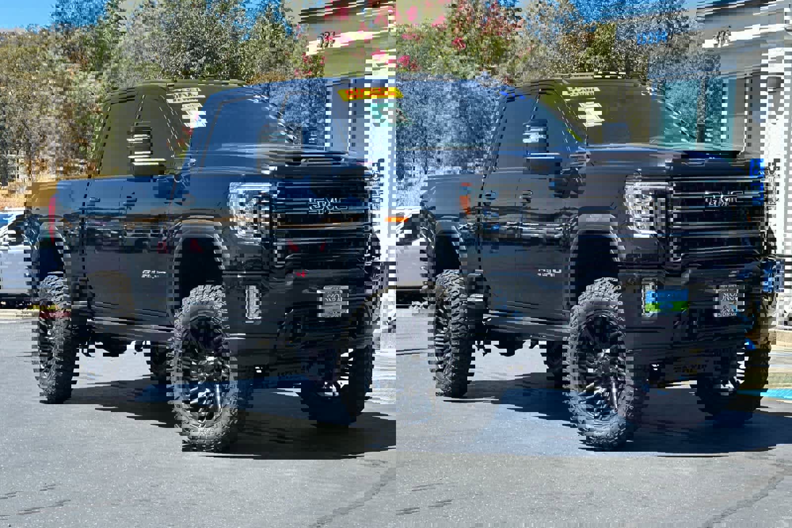 Used 2023 GMC Sierra 3500 AT4 w/ AT4 Premium Plus Package image 2