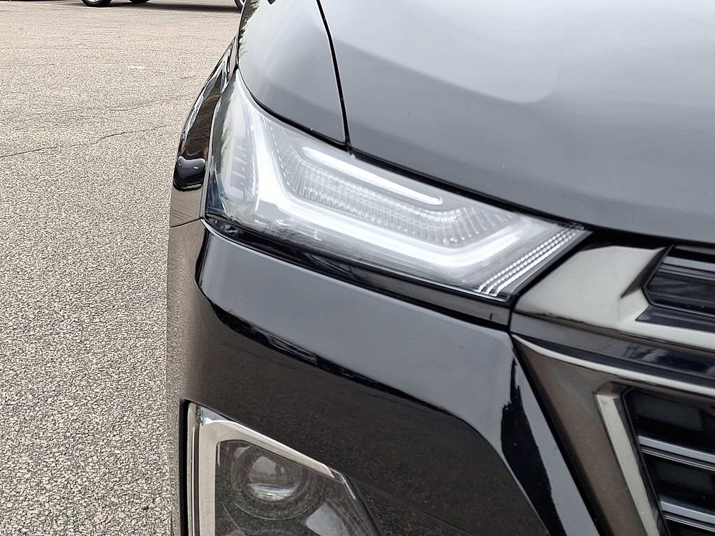 Used 2023 Chevrolet Traverse RS image 12