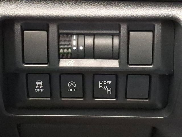 Used 2020 Subaru Crosstrek 2.0i Premium w/ Moonroof Package 2 image 25