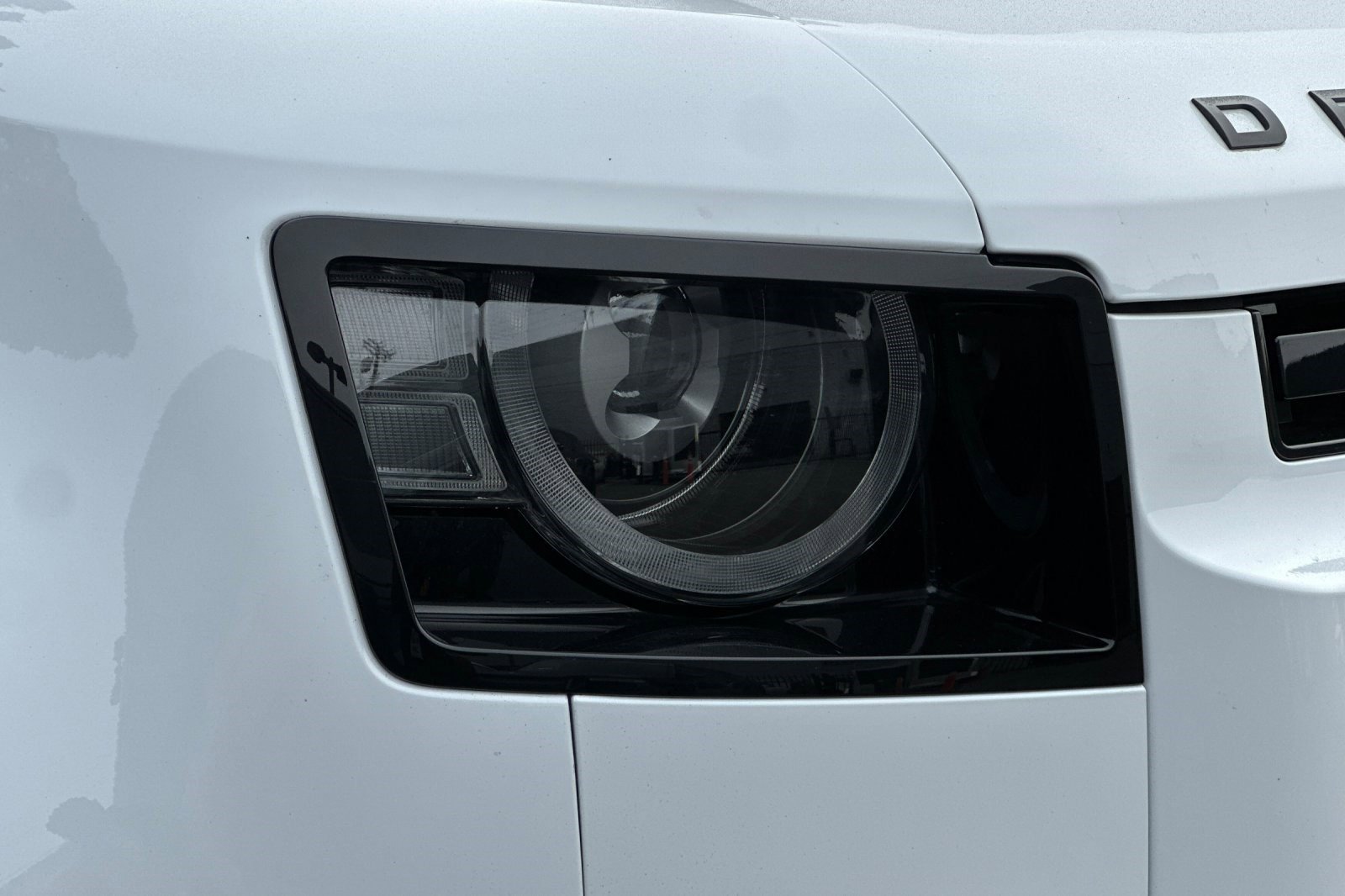 Used 2025 Land Rover Defender 110 S image 12