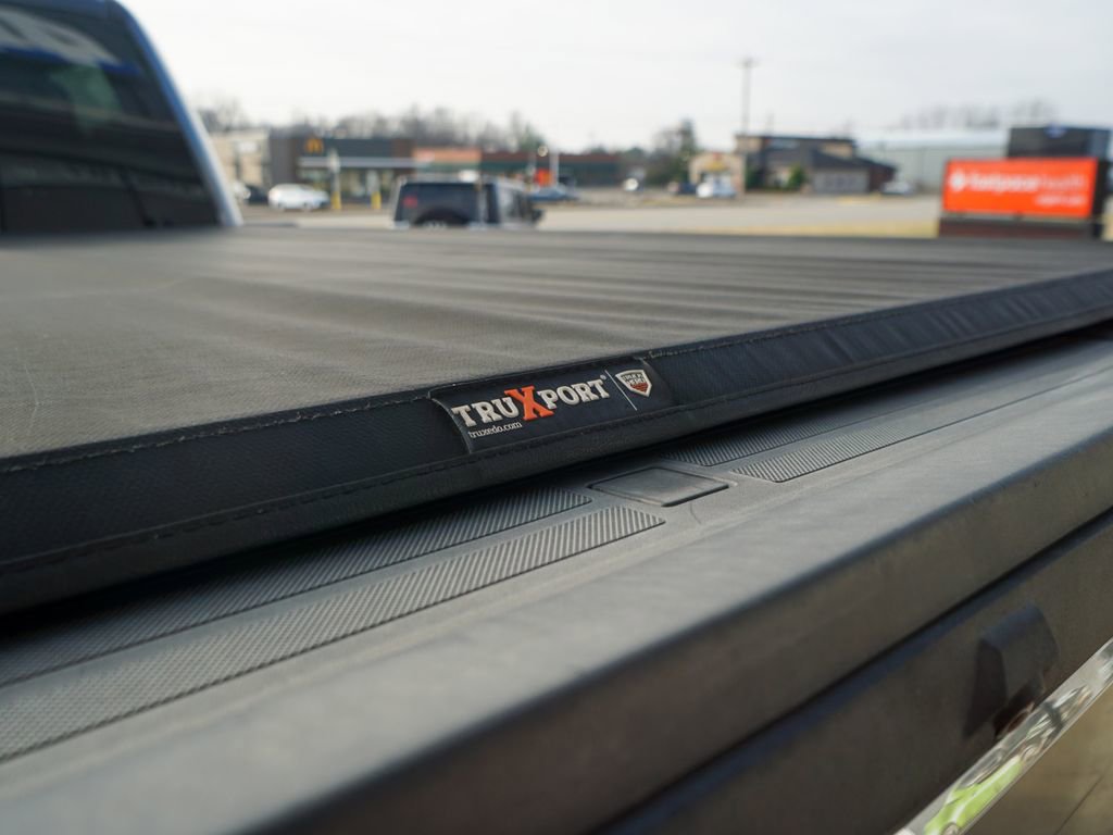 Used 2018 Ford F250 Lariat w/ Chrome Package image 14