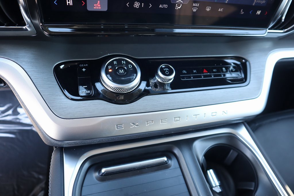 New 2025 Ford Expedition Max Platinum w/ Driver's Package image 9
