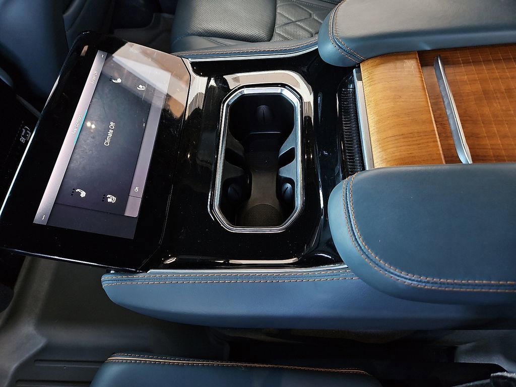 Used 2022 Jeep Grand Wagoneer Series III w/ Rear Seat Video Group 1 image 19