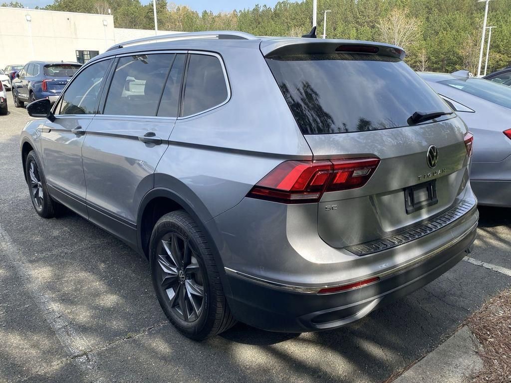Used 2023 Volkswagen Tiguan SE image 2