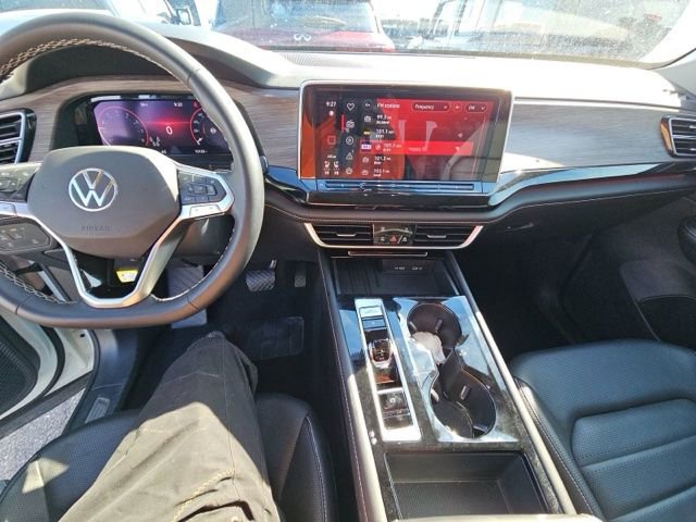 Used 2025 Volkswagen Atlas SEL AWD/4WD image 12