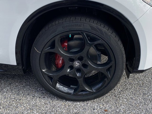 New 2025 Alfa Romeo Stelvio Sprint image 12