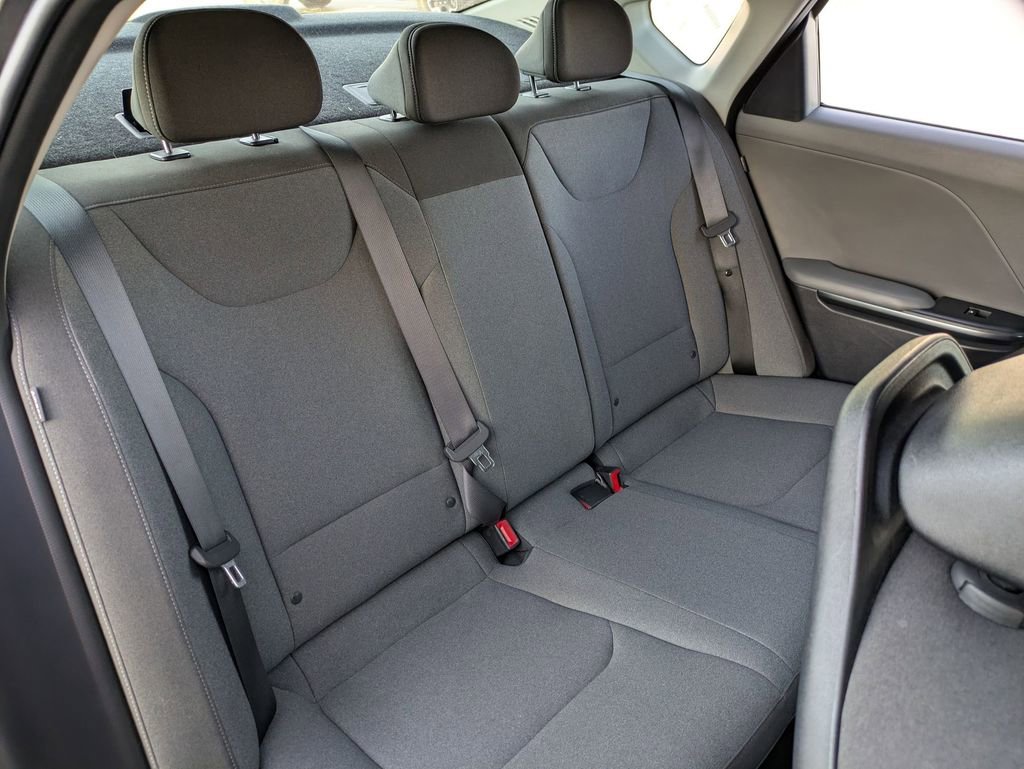Used 2025 Kia K4 LXS image 27
