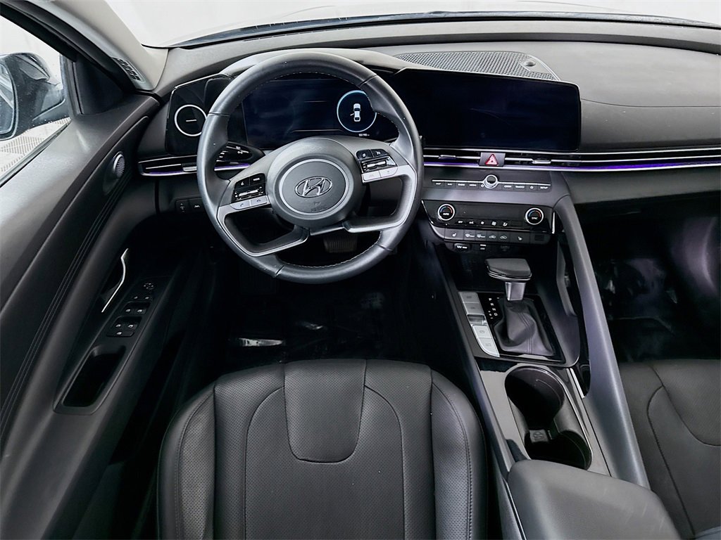 Certified 2022 Hyundai Elantra Limited w/ Cargo Package image 4