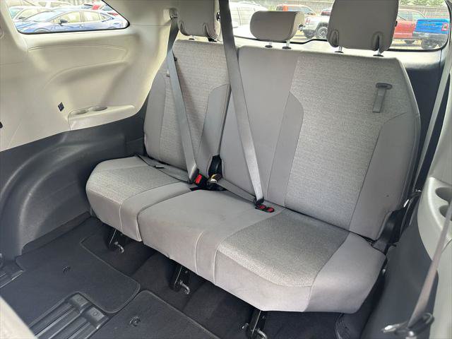 Certified 2024 Toyota Sienna LE FWD image 16