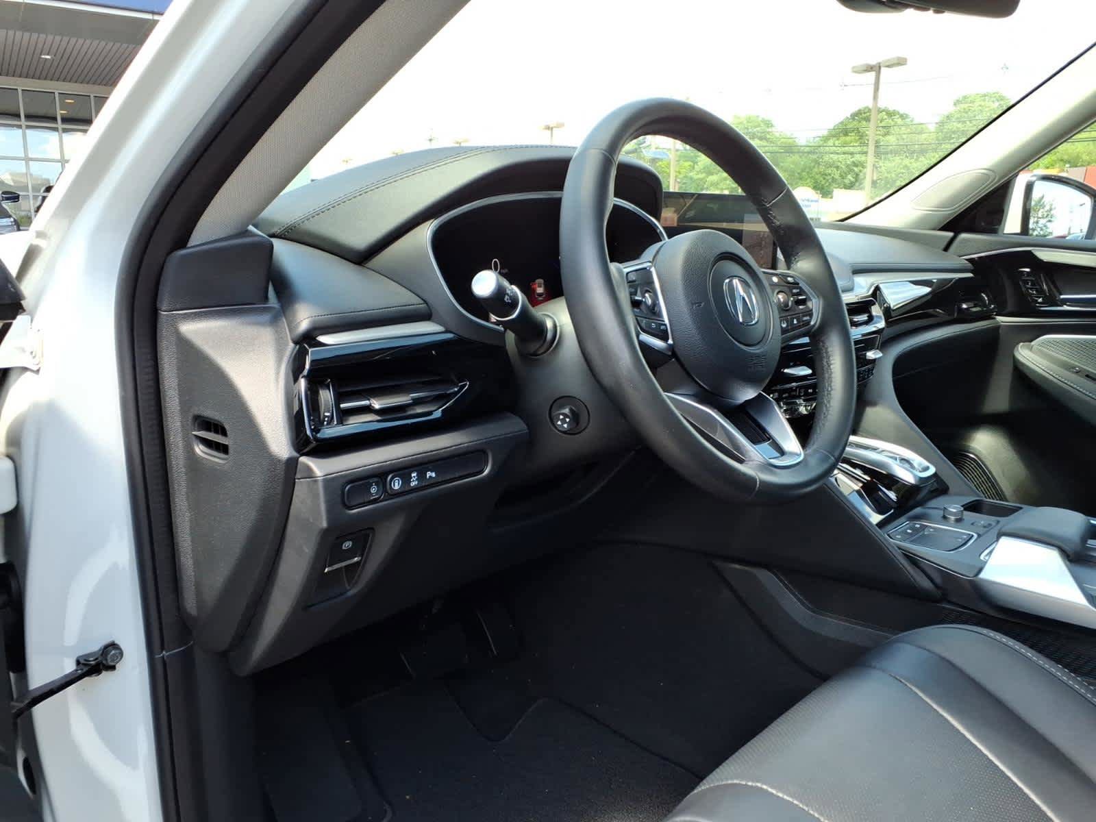 Used 2024 Acura MDX SH-AWD w/ Technology Package image 24
