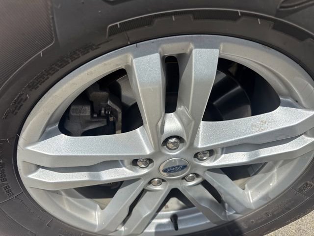 Used 2021 Ford Explorer XLT RWD image 9