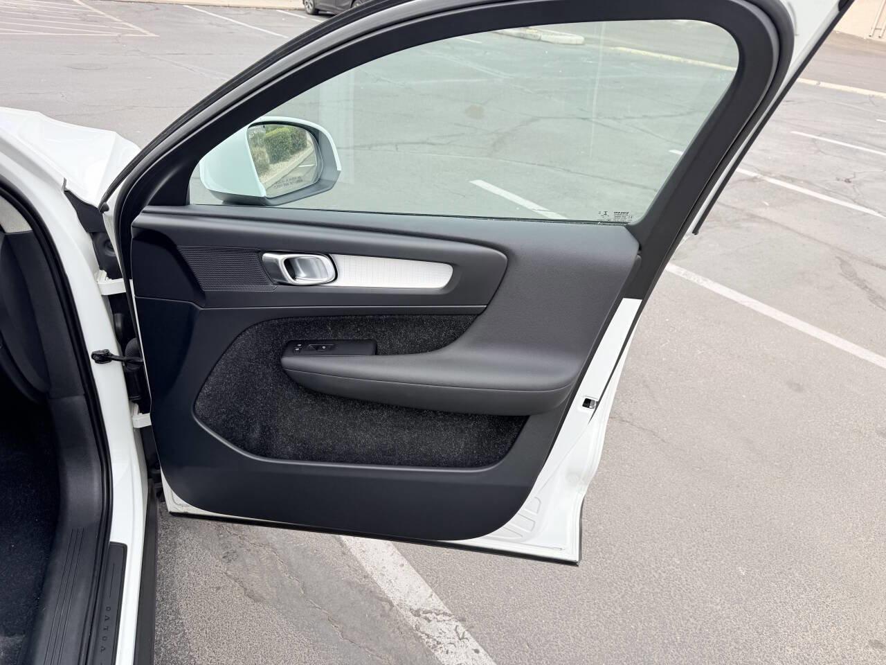 Used 2019 Volvo XC40 T5 Momentum AWD/4WD image 19