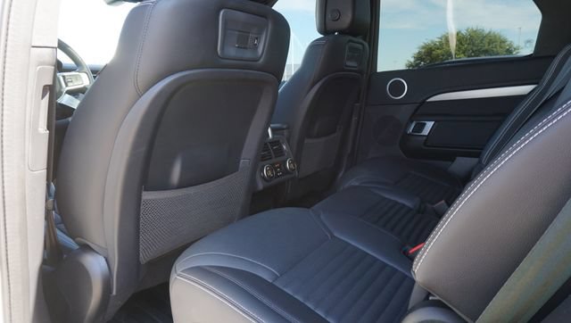 Used 2024 Land Rover Discovery Dynamic SE AWD/4WD image 27
