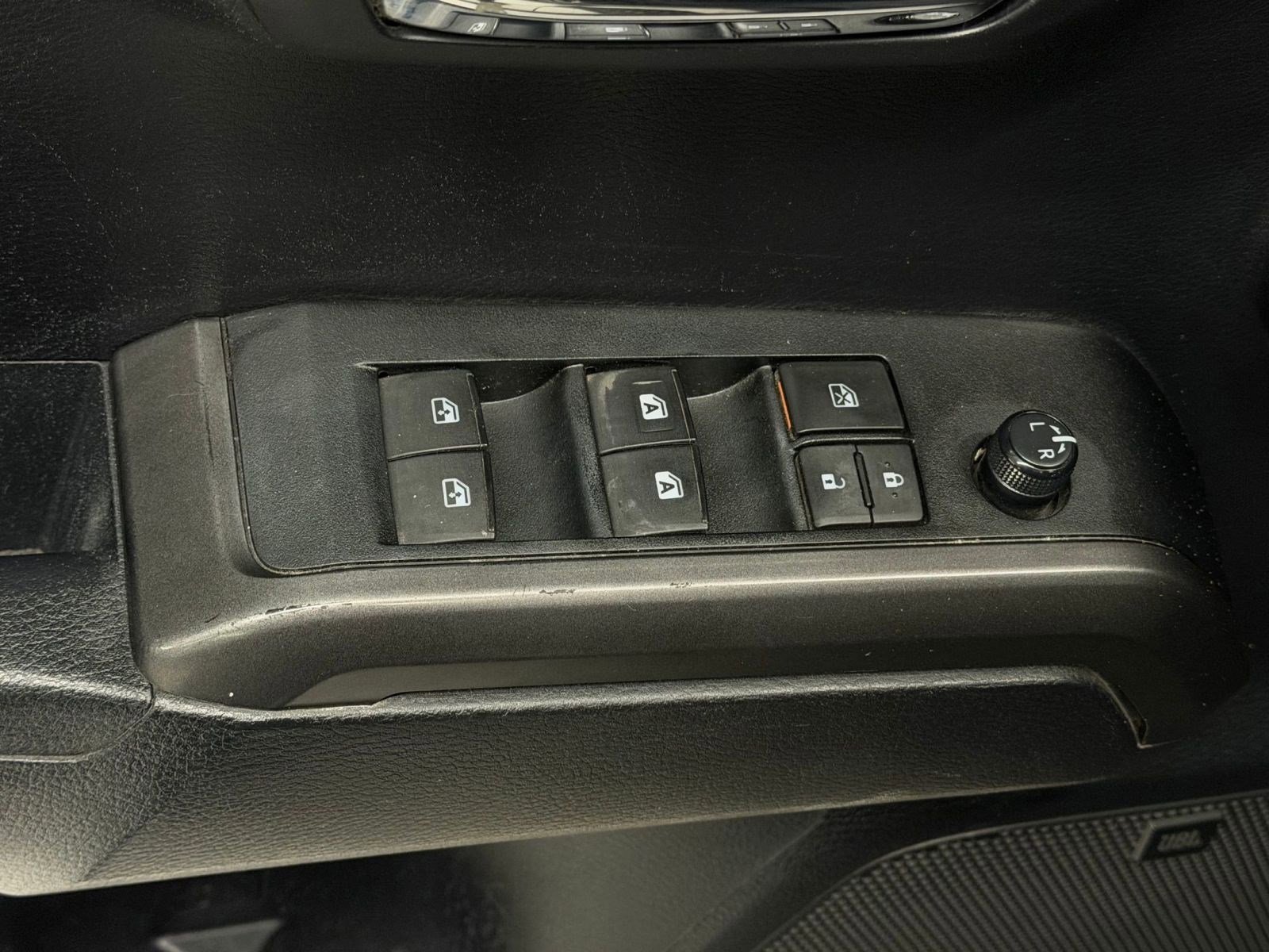 Used 2020 Toyota Tacoma TRD Sport w/ TRD Premium Sport Package AWD/4WD image 22