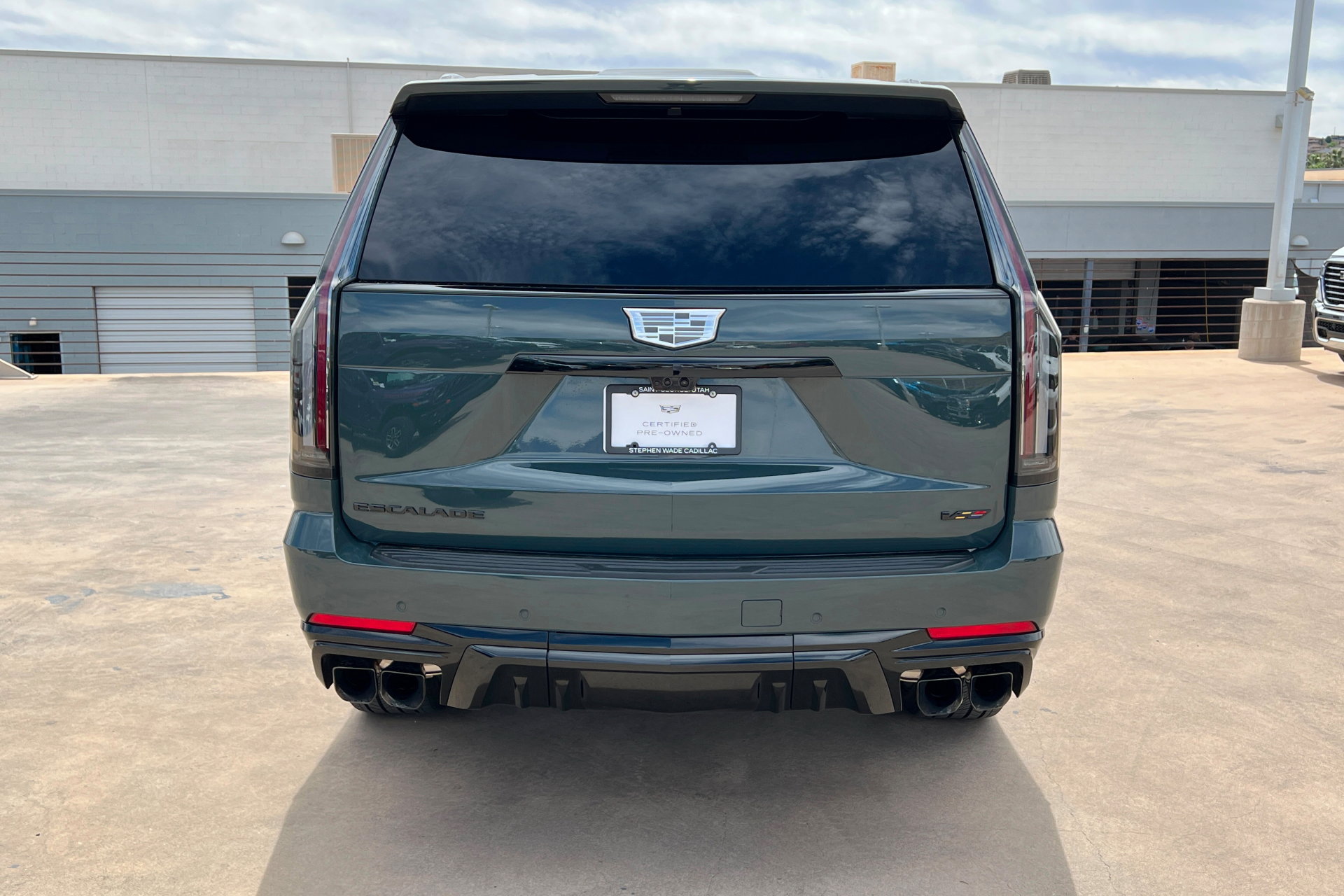 Certified 2025 Cadillac Escalade V w/ LPO, ONYX Package AWD/4WD image 5