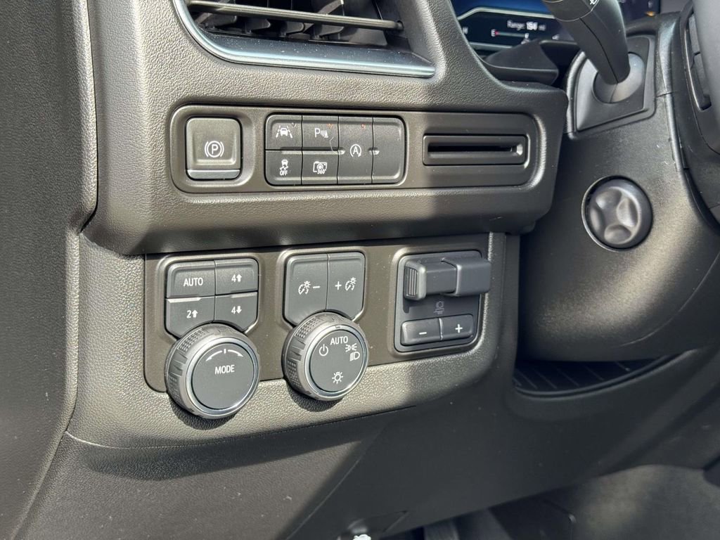 Used 2024 Chevrolet Tahoe RST w/ Luxury Package AWD/4WD image 10