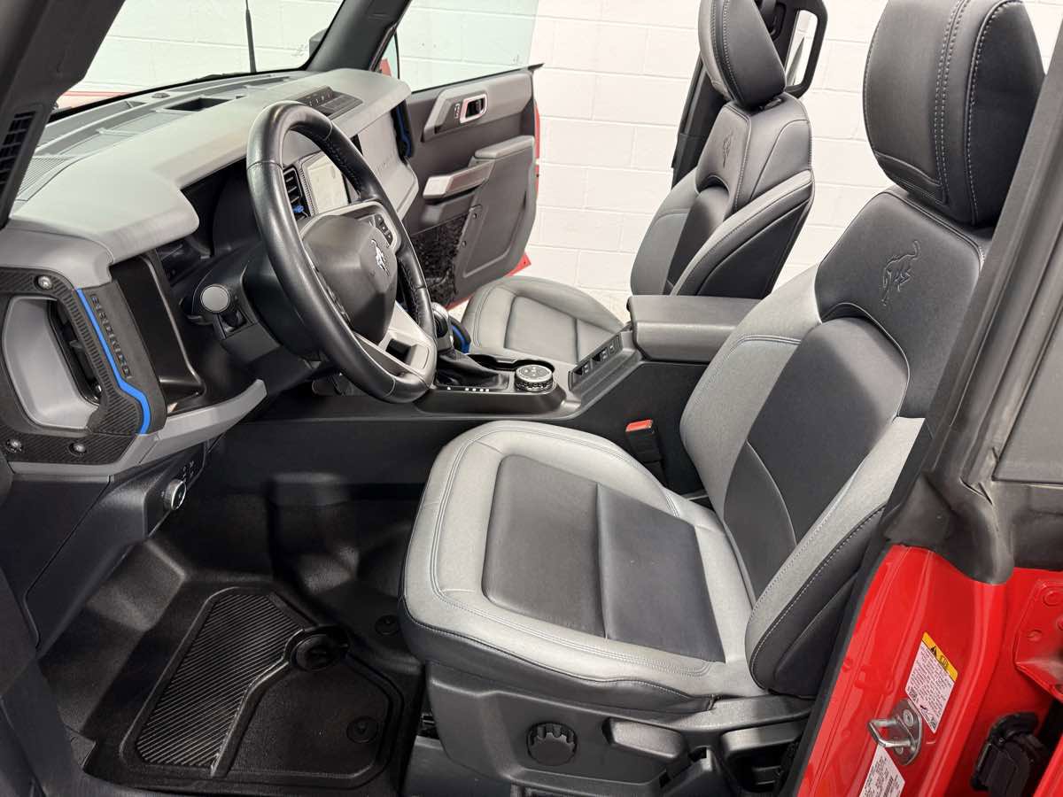 Used 2022 Ford Bronco Black Diamond image 13