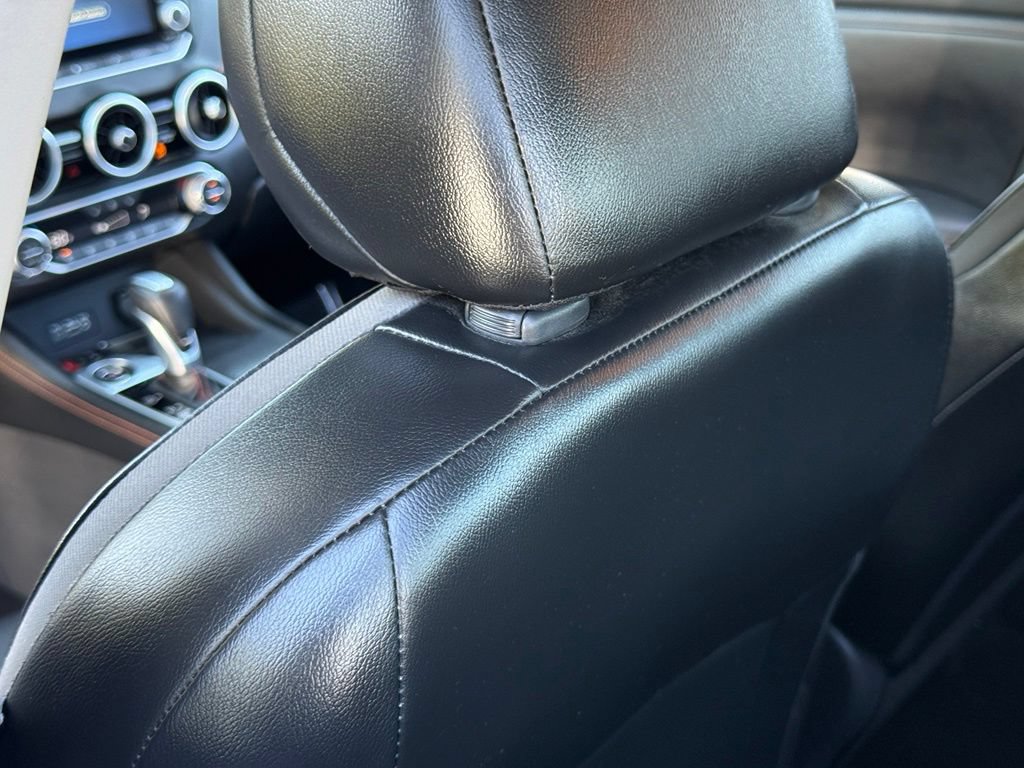 Used 2022 Nissan Sentra SR w/ SR Premium Package FWD image 30