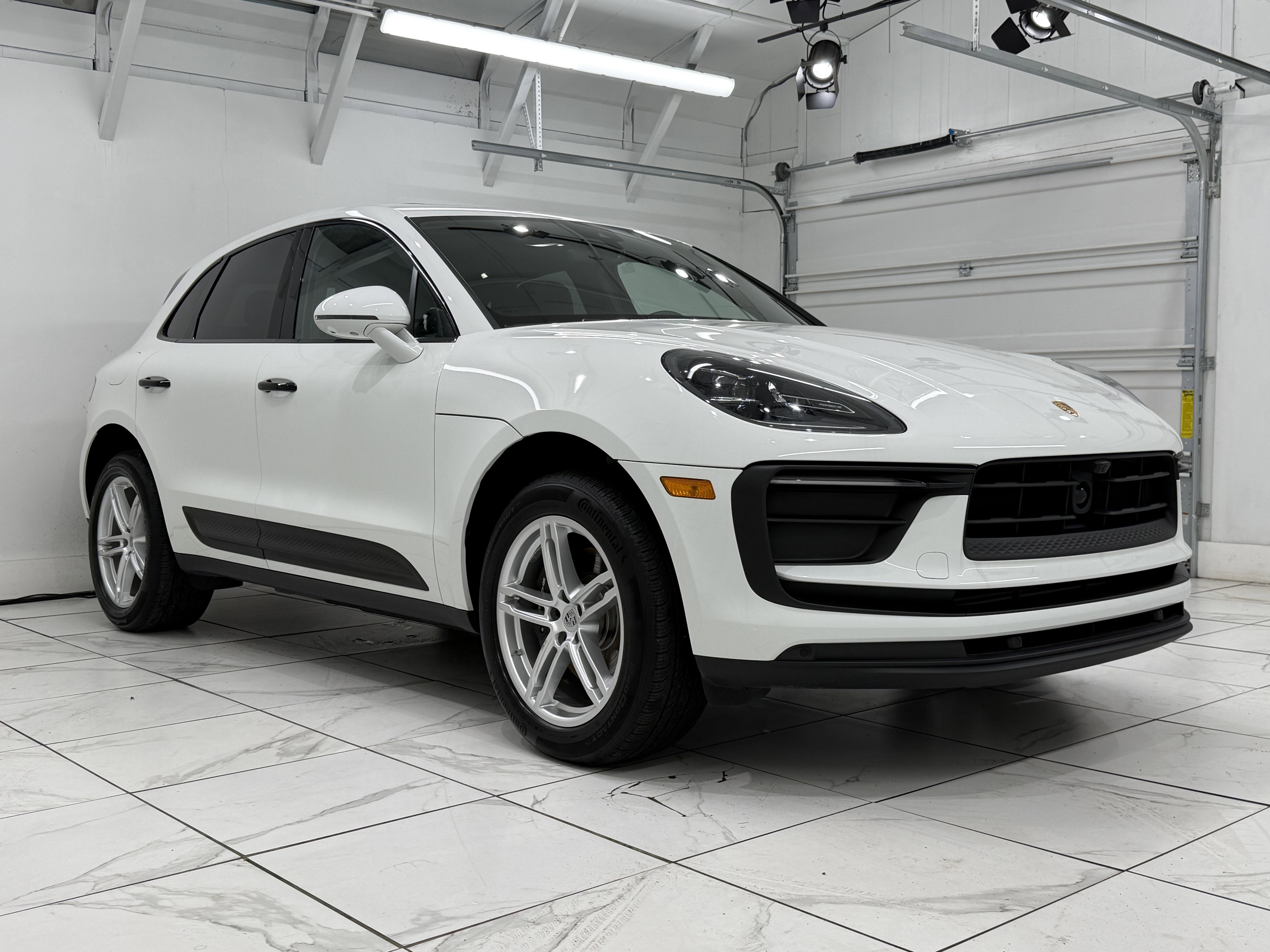 Certified 2023 Porsche Macan image 10