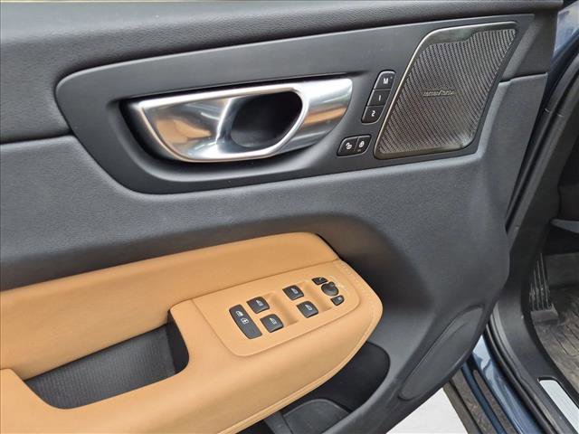 Used 2025 Volvo XC60 B5 Ultra w/ Protection Package Premier AWD/4WD image 14