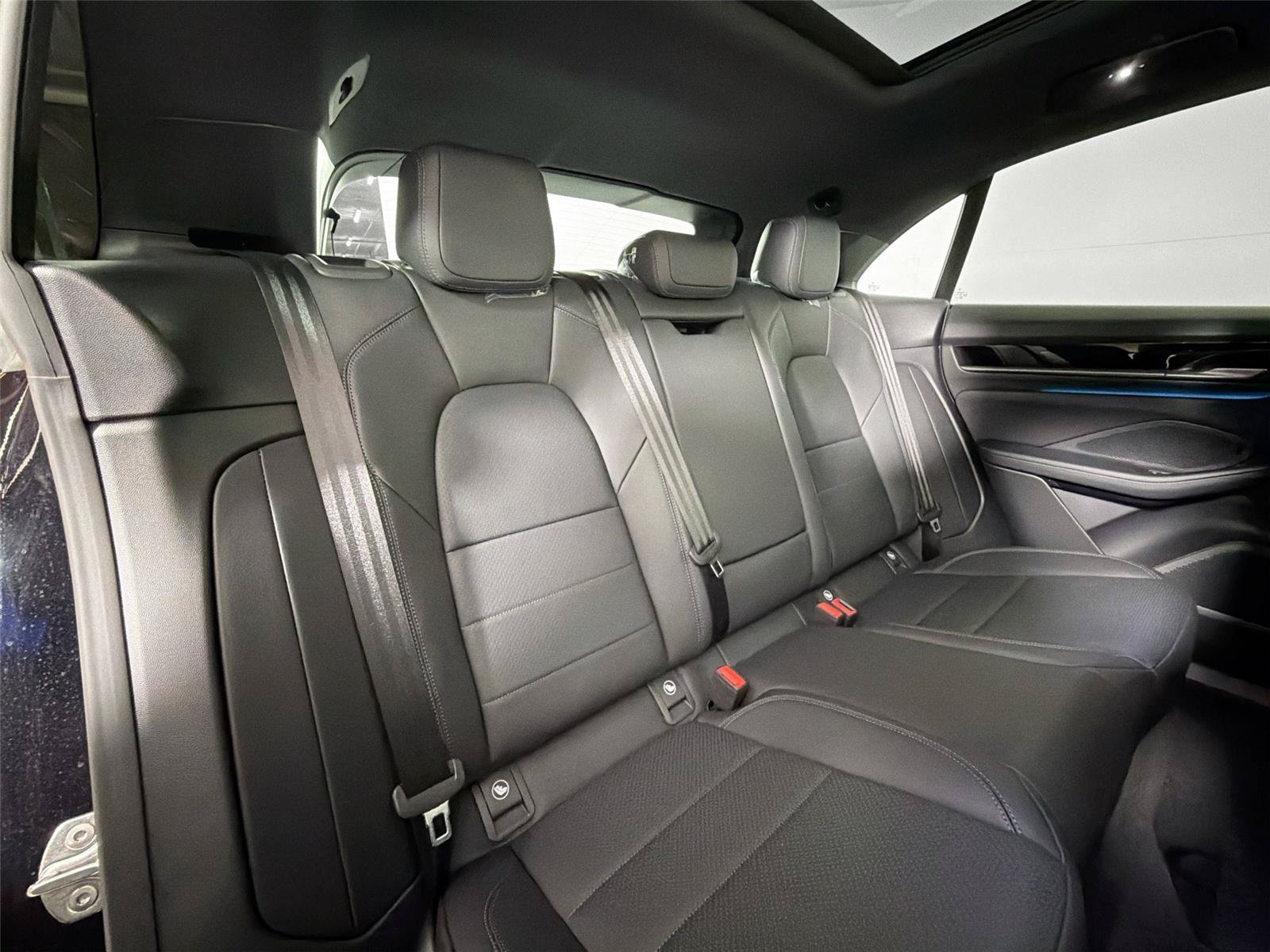 Certified 2026 Porsche Macan 4 Electric RWD image 26