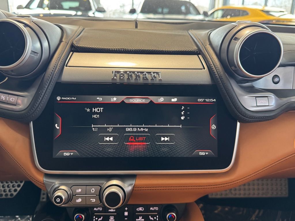 Used 2018 Ferrari GTC4Lusso T image 53