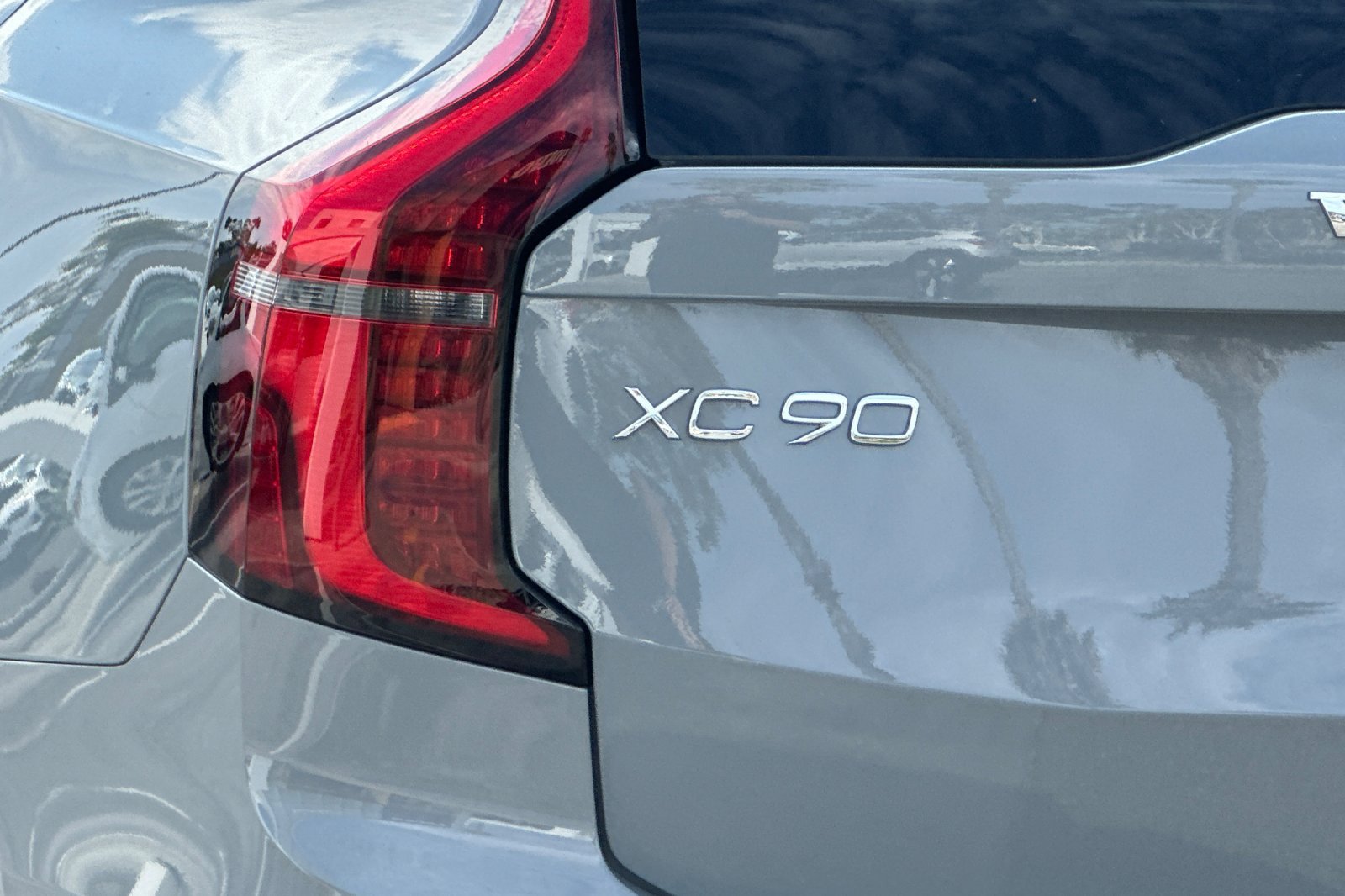 New 2026 Volvo XC90 T8 Plus w/ Protection Package AWD/4WD image 23