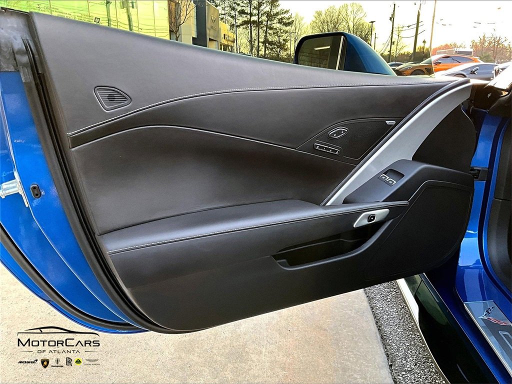 Used 2016 Chevrolet Corvette Z06 w/ 3LZ Preferred Equipment Group image 18