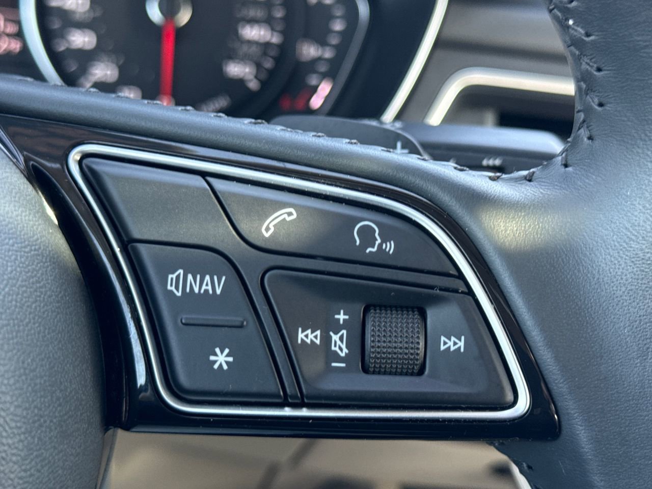 Used 2019 Audi A4 2.0T Premium w/ Convenience Package image 29