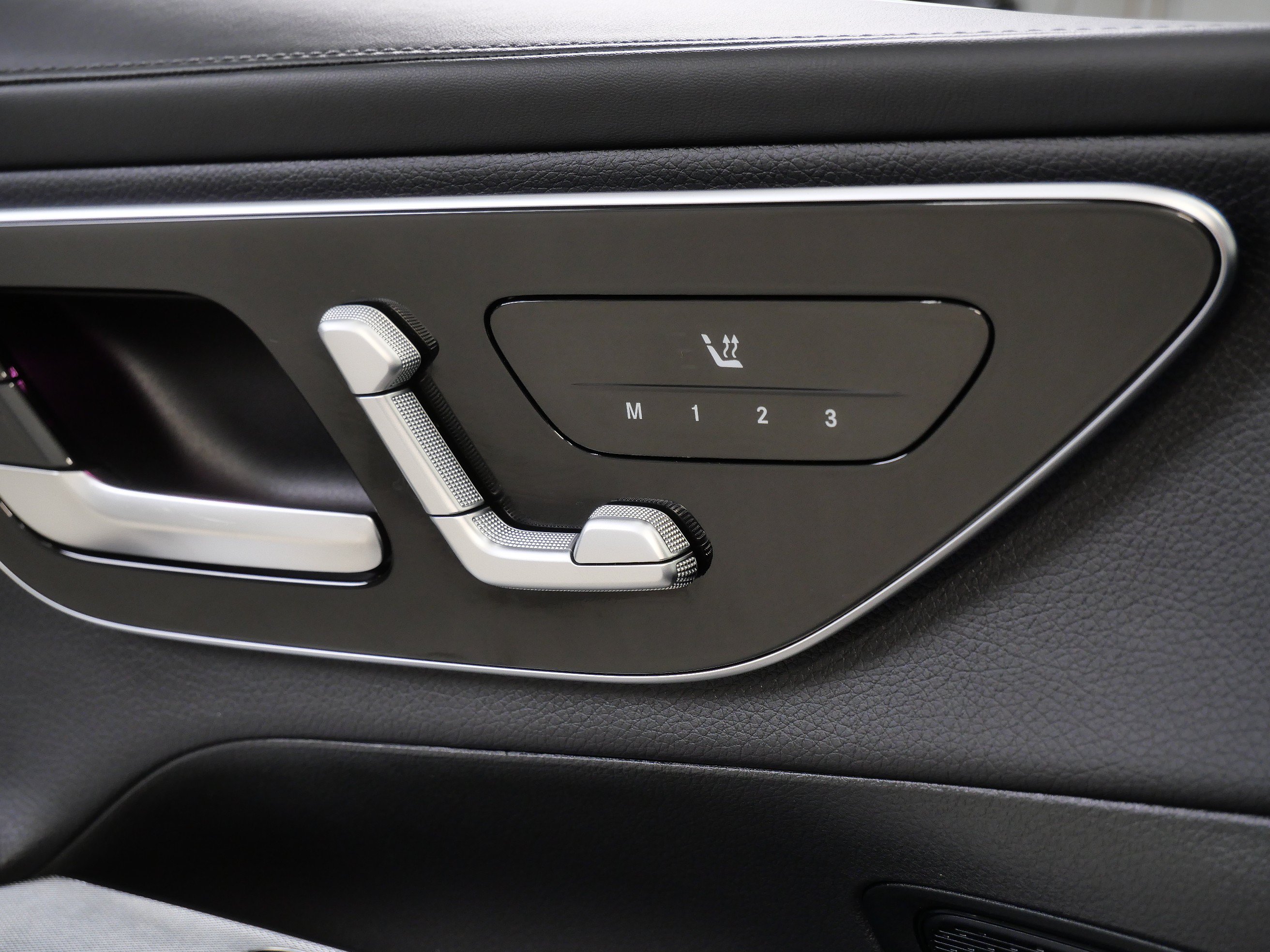 Certified 2023 Mercedes-Benz GLC 300 4MATIC image 31