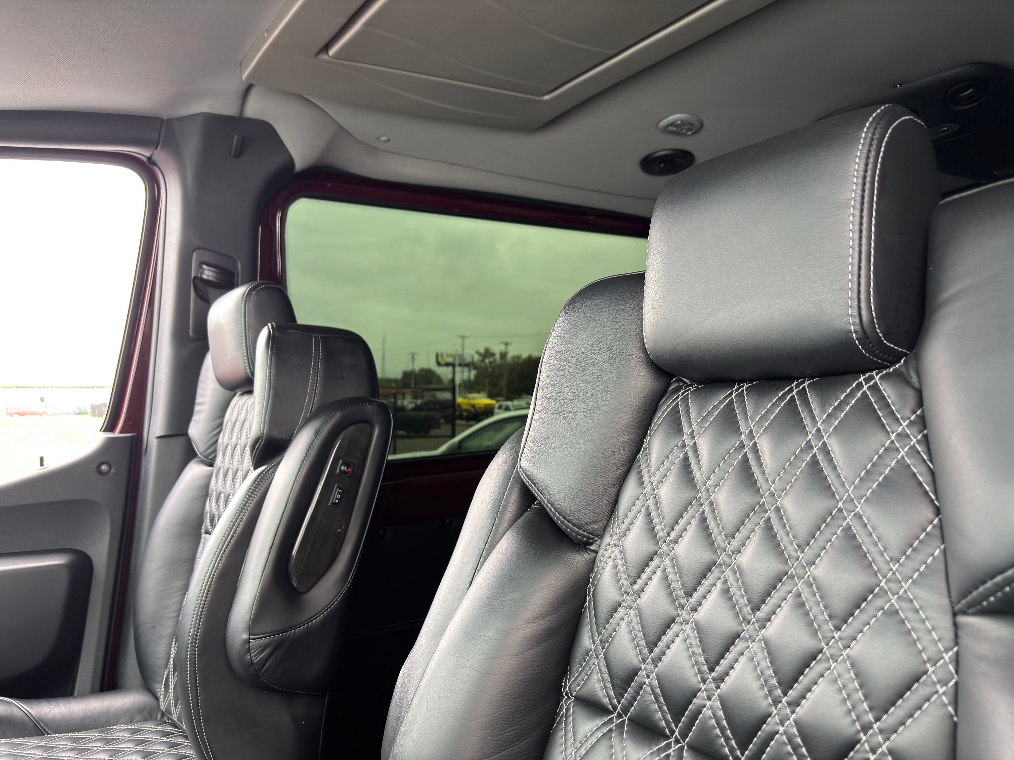 Used 2024 Mercedes-Benz Sprinter 2500 image 21