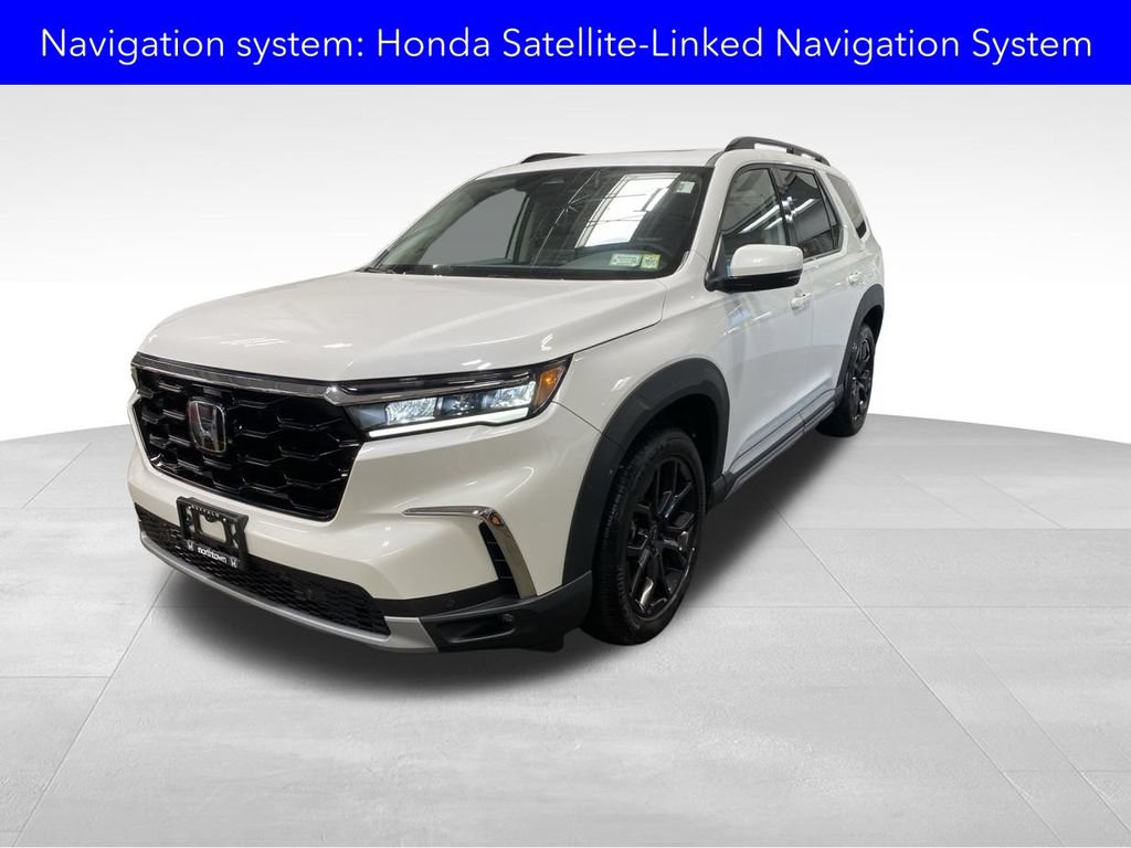 Used 2025 Honda Pilot Touring image 5