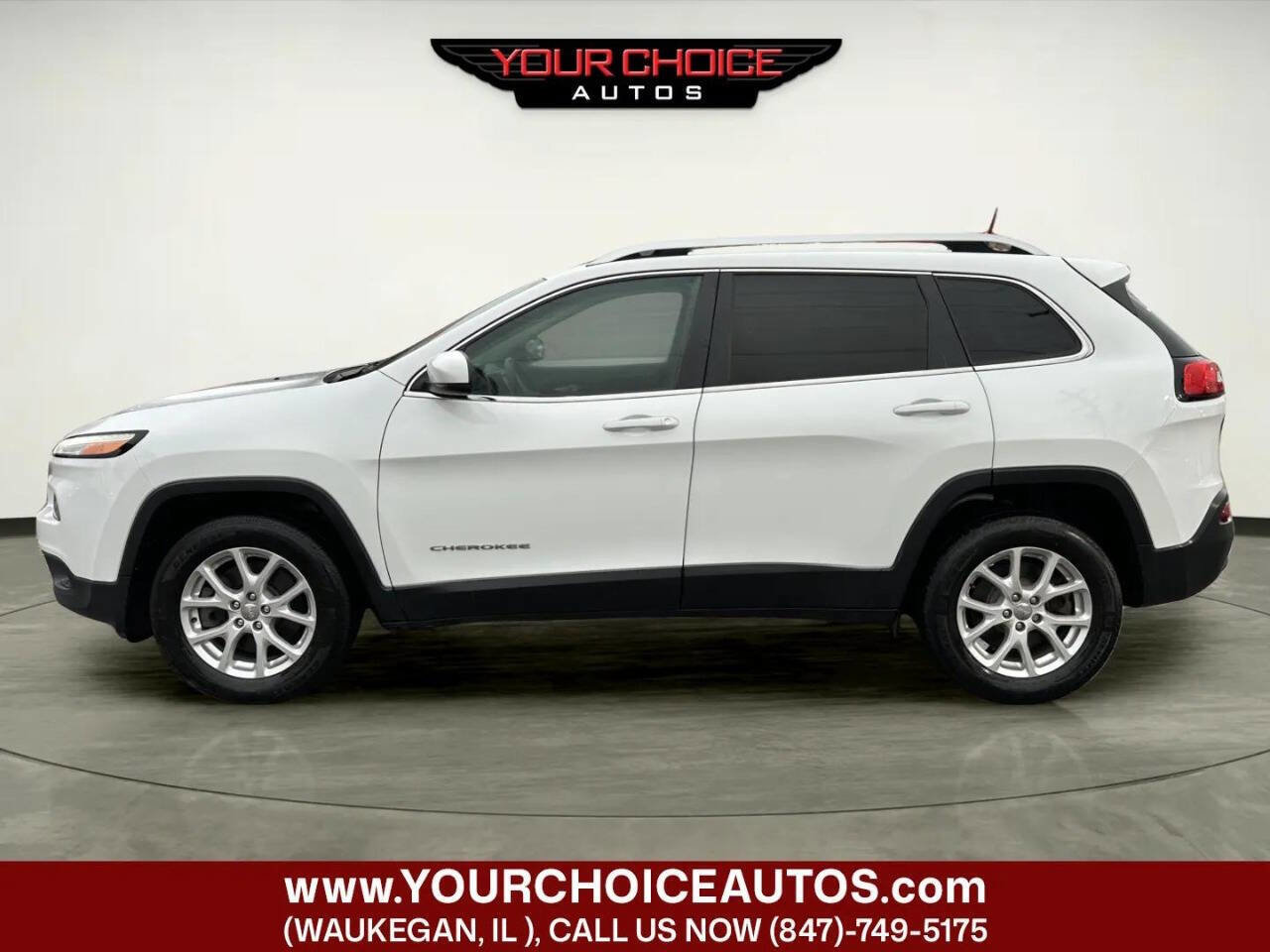 Used 2016 Jeep Cherokee Latitude w/ Safety/Convenience Group AWD/4WD image 2